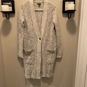 Roots cabin cardigan, mint condition